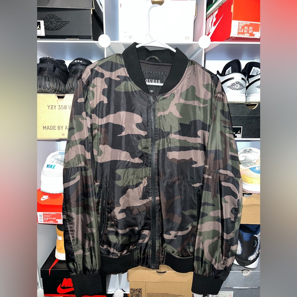 Guess camo bomber jacket